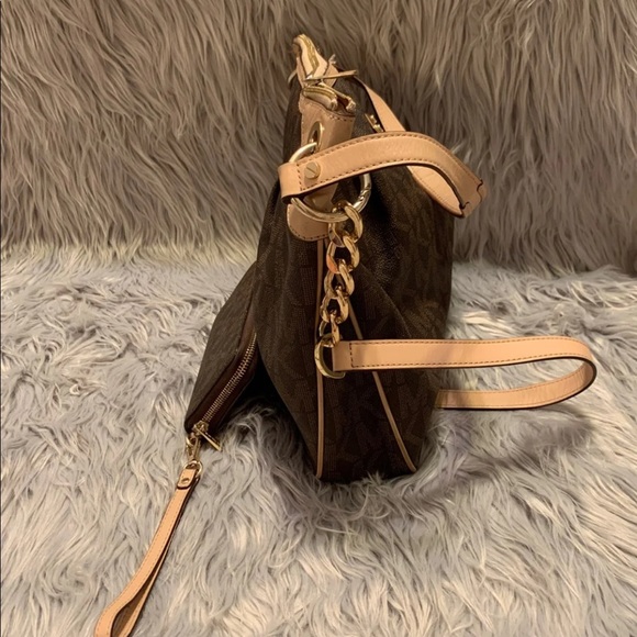 Authentic Michael Kors Wallet & Purse - Picture 6 of 6